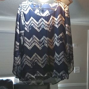 Adorable blouse good for summer spring fall weather